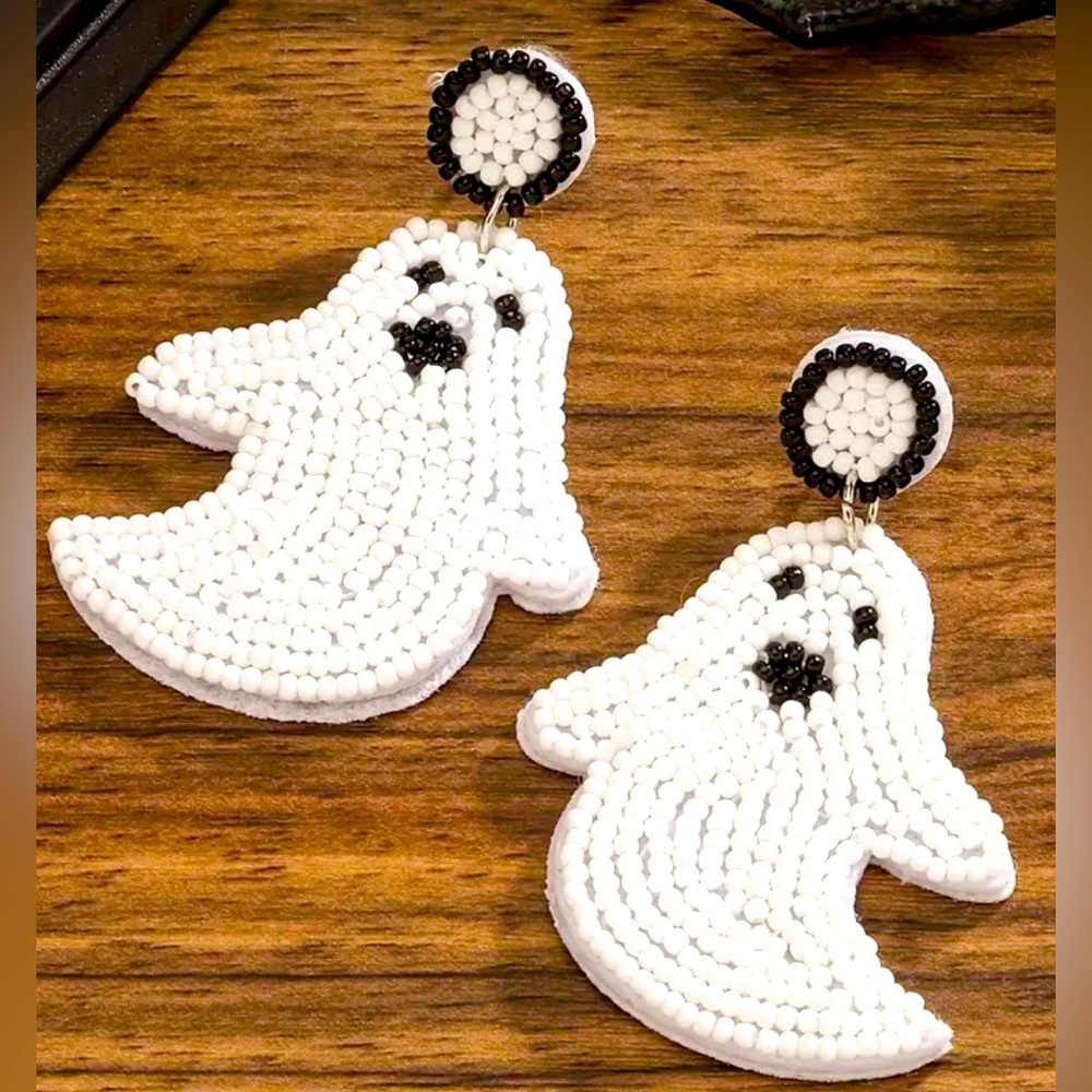 New pair of cute ghost earrings Halloween beaded chunky boho bohemian fall white